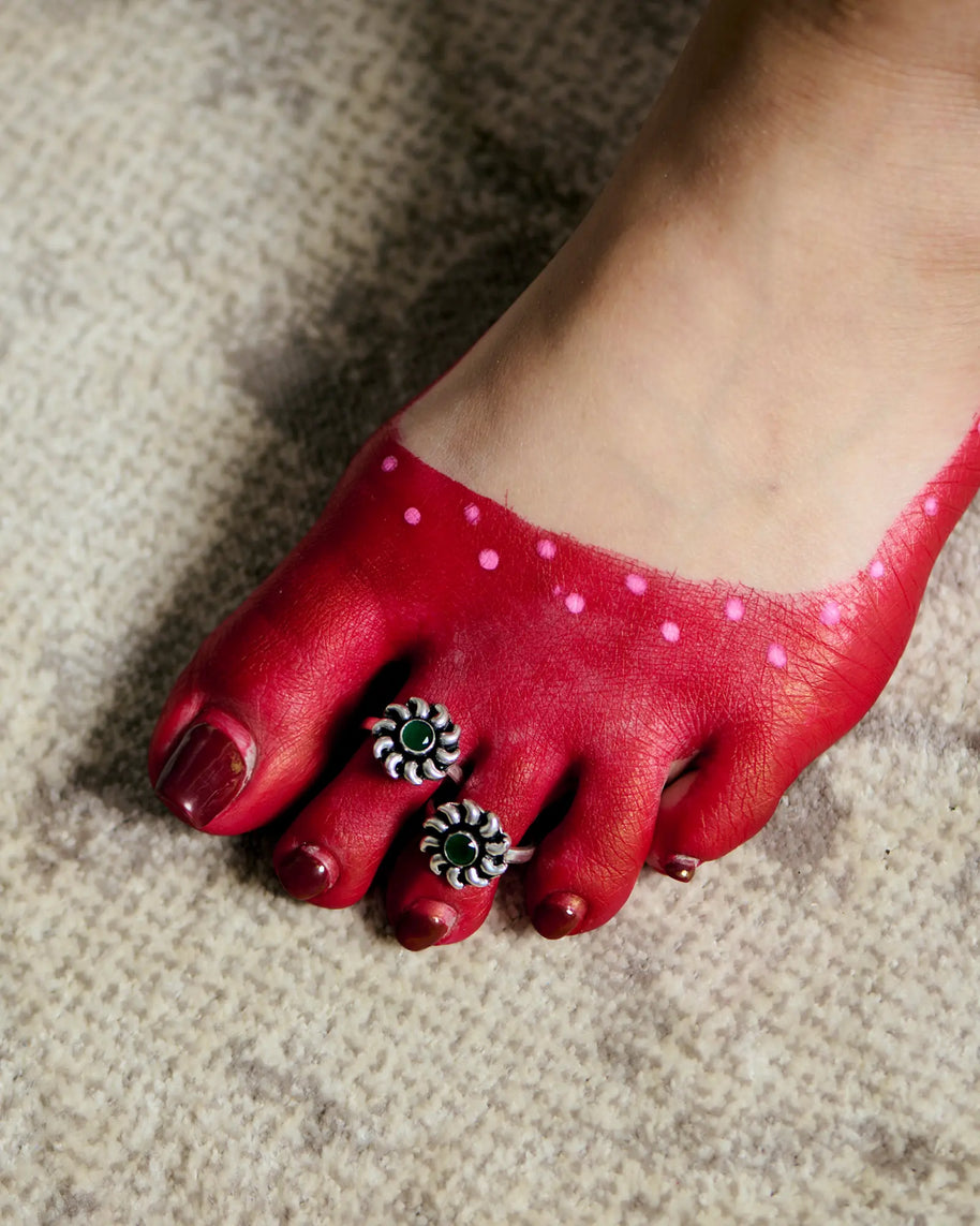 Emerald Toe Rings in 92.5 Silver