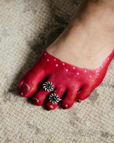 Emerald Toe Rings in 92.5 Silver - Silsila by Dvaar