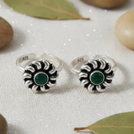 Emerald Toe Rings in 92.5 Silver