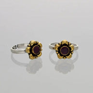 Ratnaraj Toe Rings detail - Silsila by Dvaar