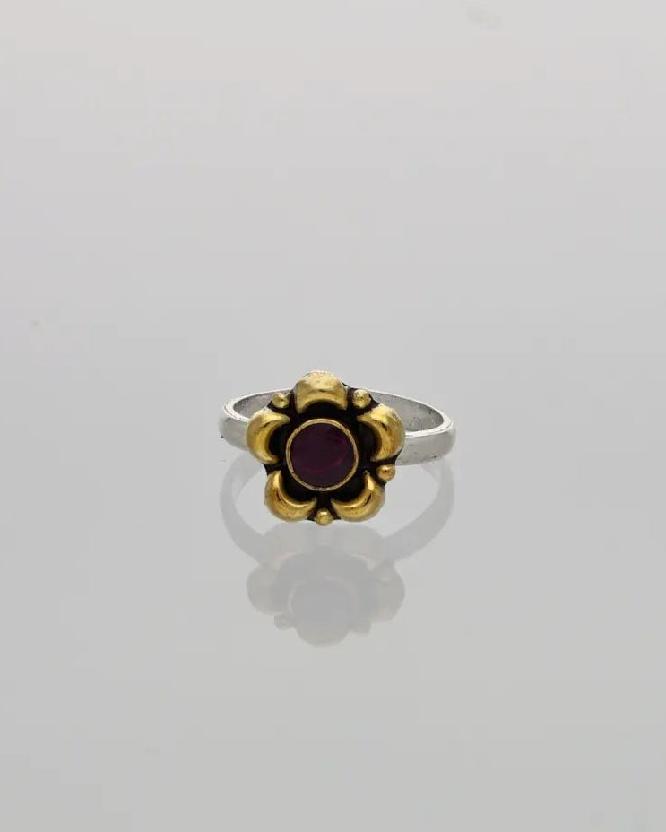Ratnaraj Toe Rings side view - Silsila by Dvaar