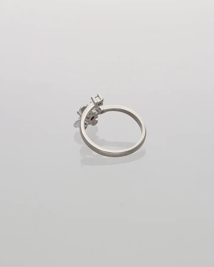 Floral Ring in 92.5 Silver