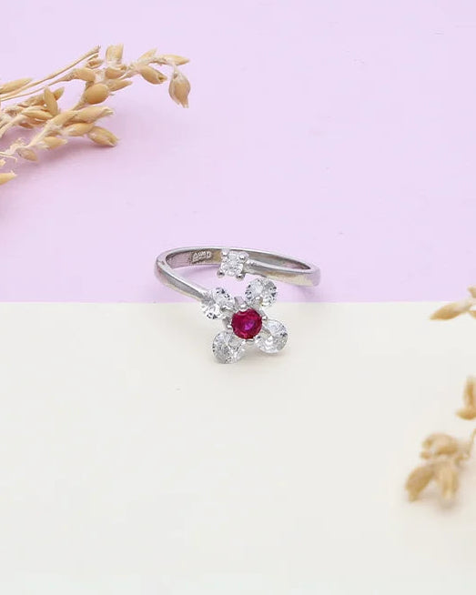 Floral Ring in 92.5 Silver