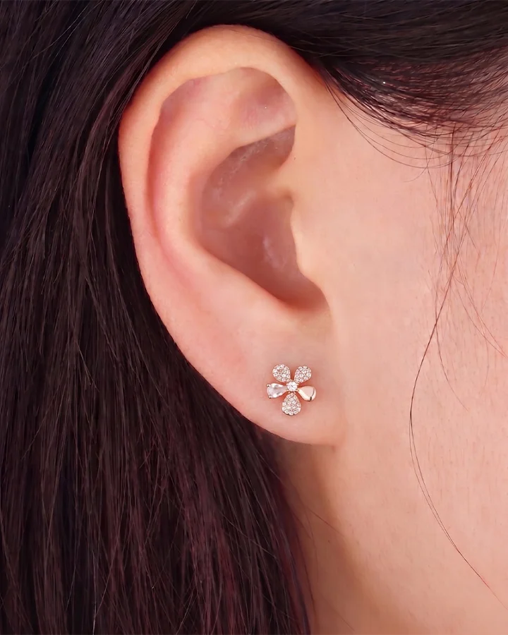 Petal Studs in 92.5 Silver