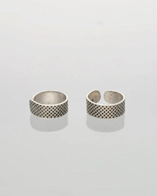 Chakra Toe Rings detail - Silsila by Dvaar