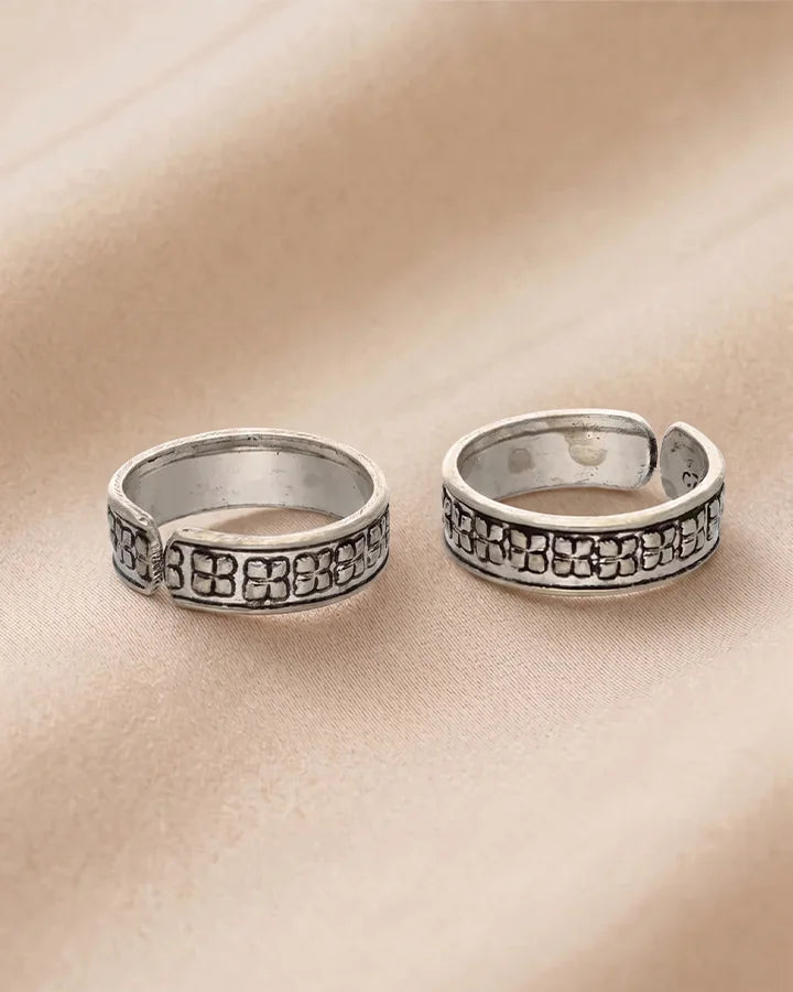 Vritta Toe Rings in 92.5 Silver