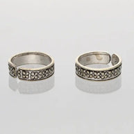 Vritta Toe Rings detail - Silsila by Dvaar