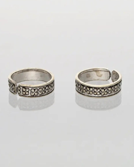 Vritta Toe Rings detail - Silsila by Dvaar