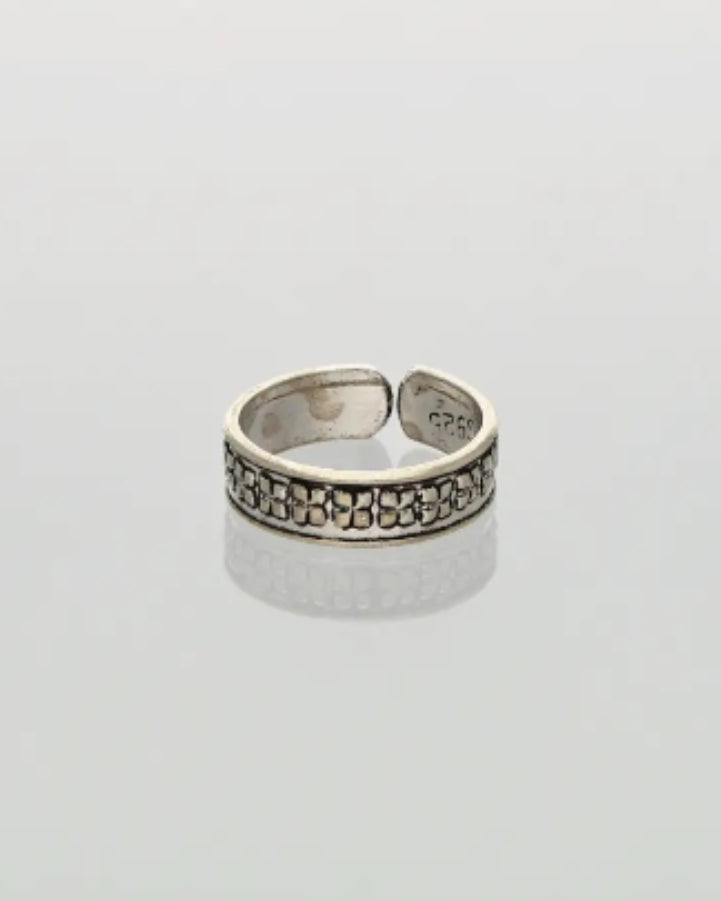 Vritta Toe Rings side view - Silsila by Dvaar