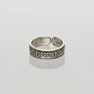 Vritta Toe Rings side view - Silsila by Dvaar
