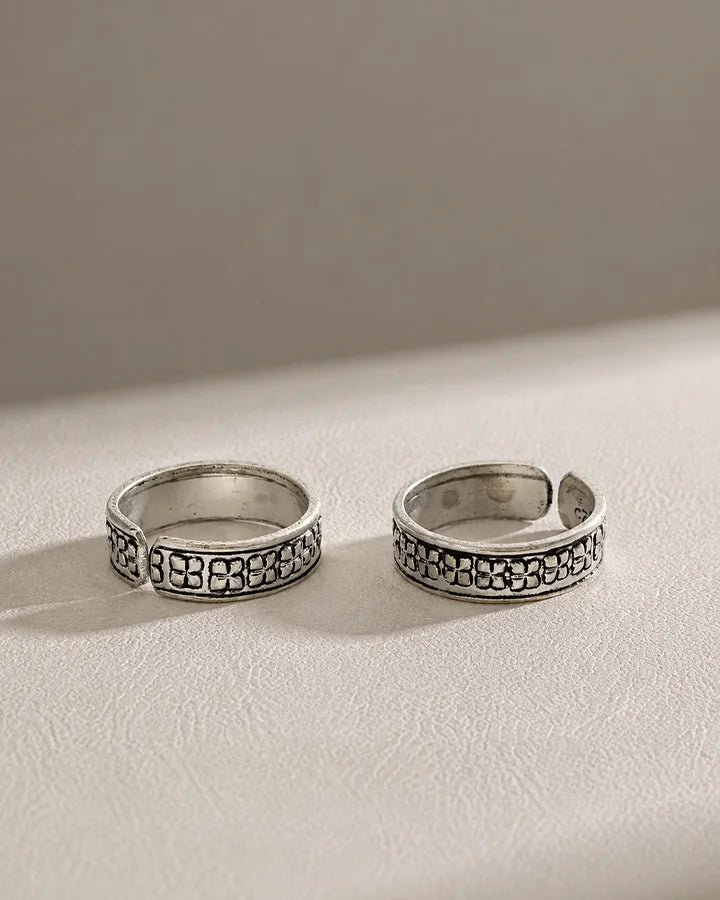 Vritta Toe Rings in 92.5 Silver - Silsila by Dvaar