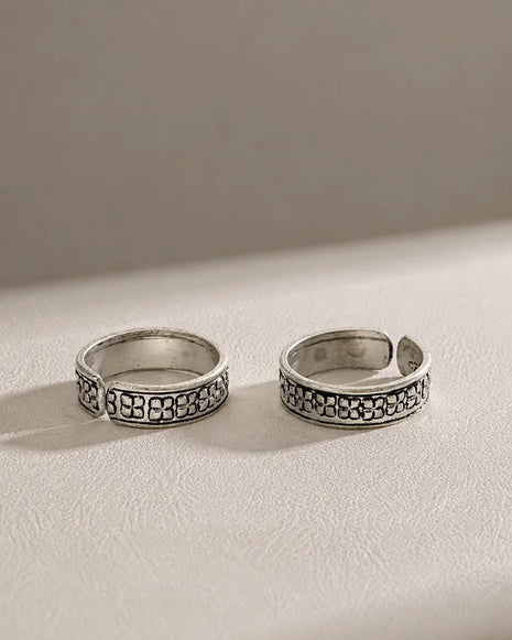 Vritta Toe Rings in 92.5 Silver - Silsila by Dvaar