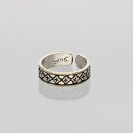 Petal Toe Rings side view - Silsila by Dvaar