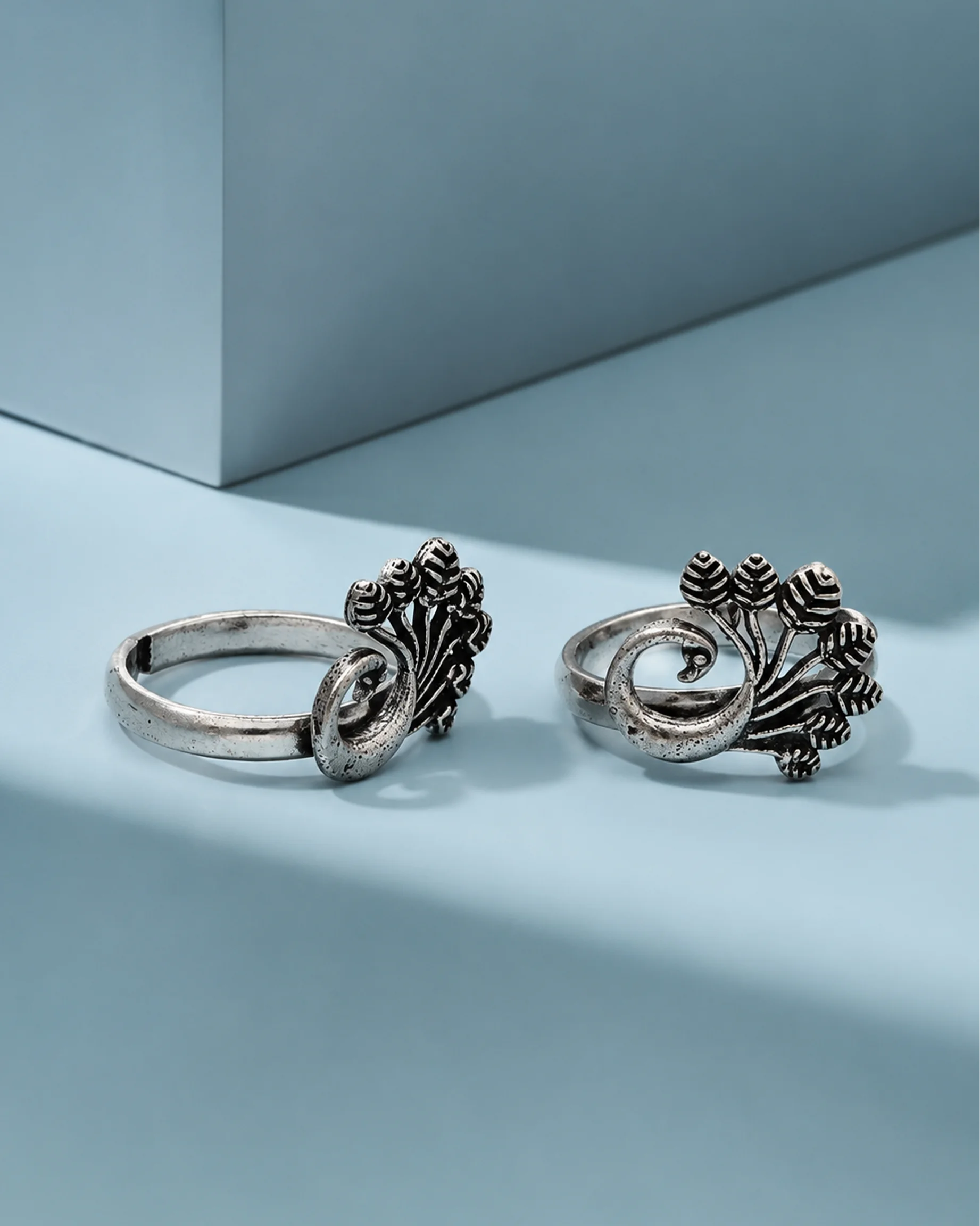 Peafowl Toe Rings in 92.5 Silver