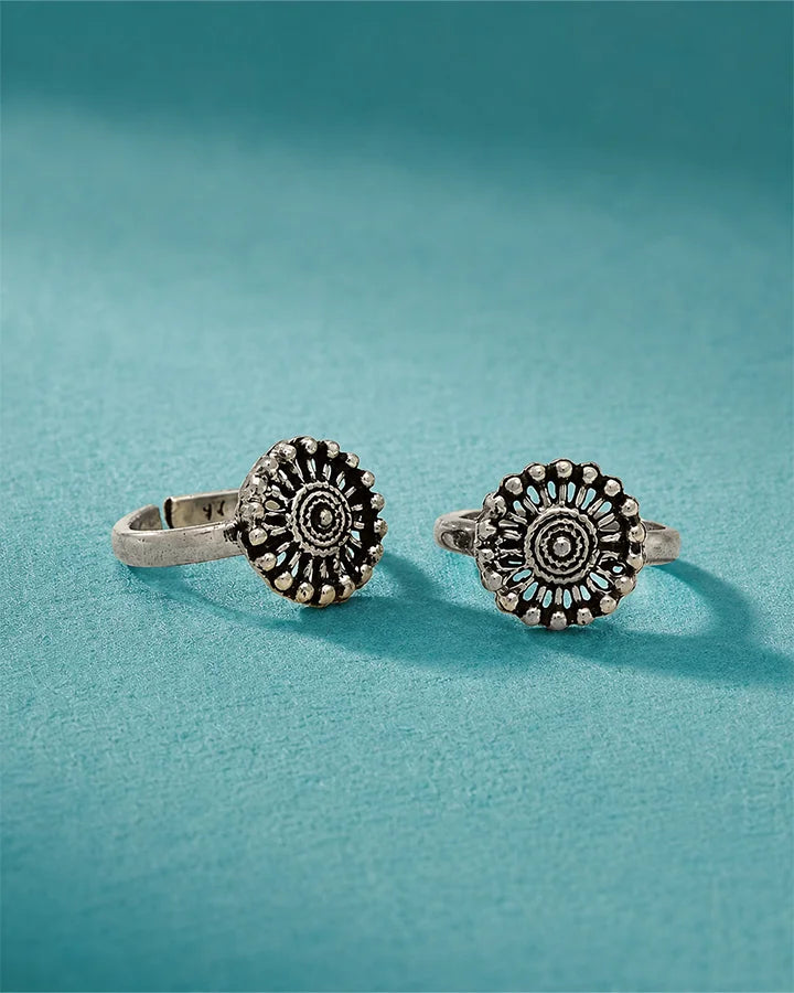 Sumana Toe Rings in 92.5 Silver