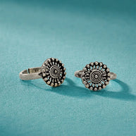Sumana Toe Rings in 92.5 Silver