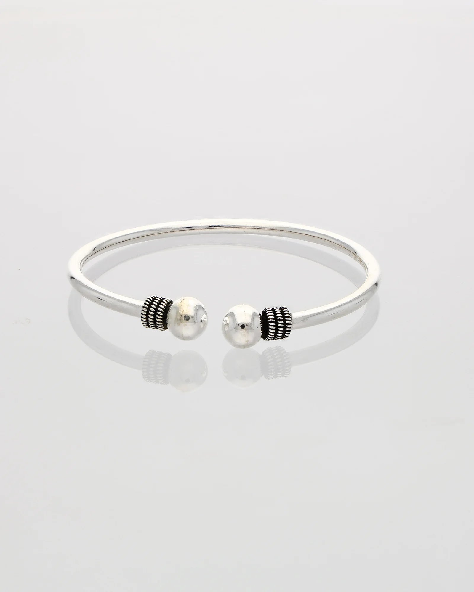 Nostara Kada in 92.5 Silver detail - Silsila by Dvaar