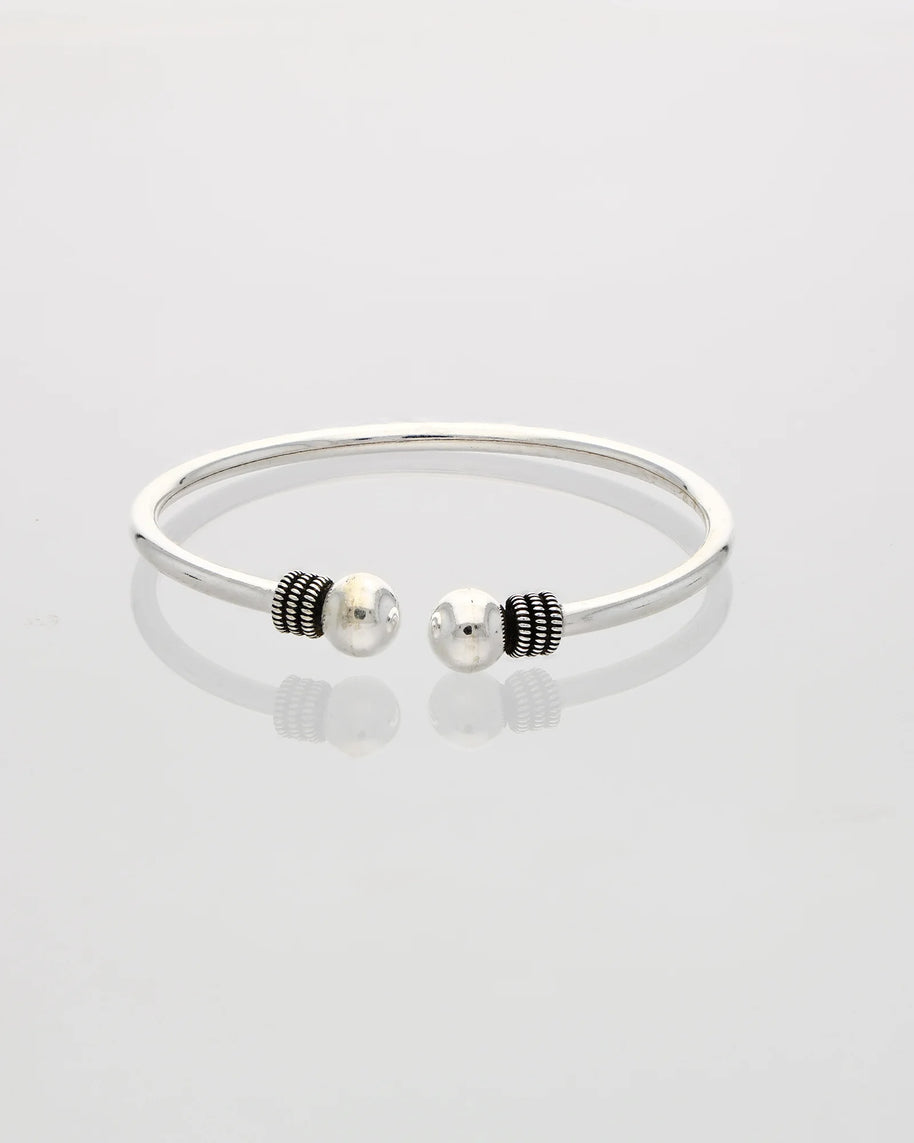Nostara Kada in 92.5 Silver detail - Silsila by Dvaar