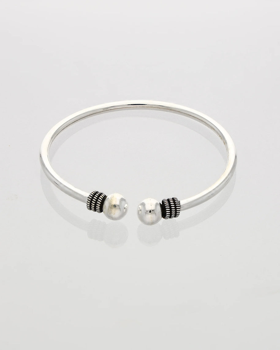 Nostara Kada in 92.5 Silver front view - Silsila by Dvaar