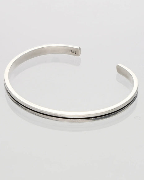 Solitaire Kada in 92.5 Silver detail - Silsila by Dvaar