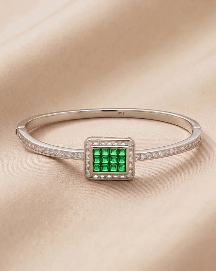 Emerald Kada in 92.5 Silver