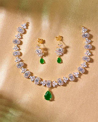 Emerald Necklace in 92.5 Silver front view - Silsila by Dvaar