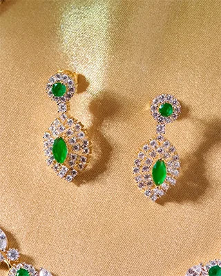 Haripriya Emerald Necklace in 92.5 Silver side view - Silsila by Dvaar