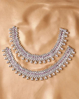 Smriti Payal in 92.5 Silver