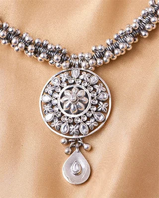 Ghunghroo Necklace detail - Silsila by Dvaar