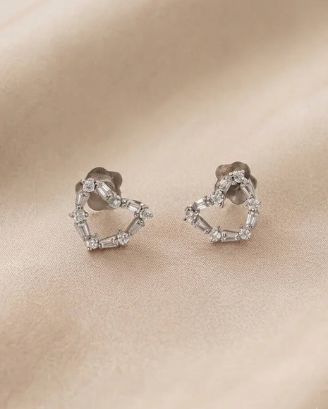 Dil Studs in 92.5 Silver
