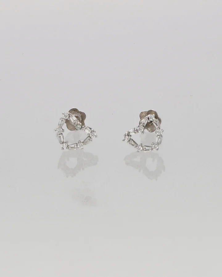 Dil Studs in 92.5 Silver