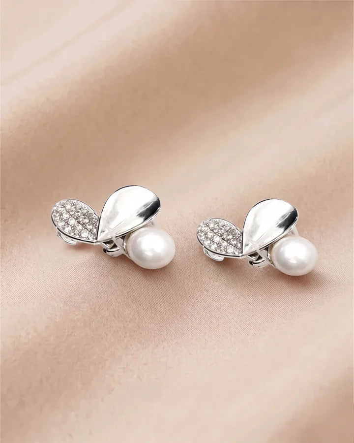 Pearl hanging earring in 92.5 Silver