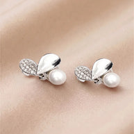 Pearl hanging earring in 92.5 Silver