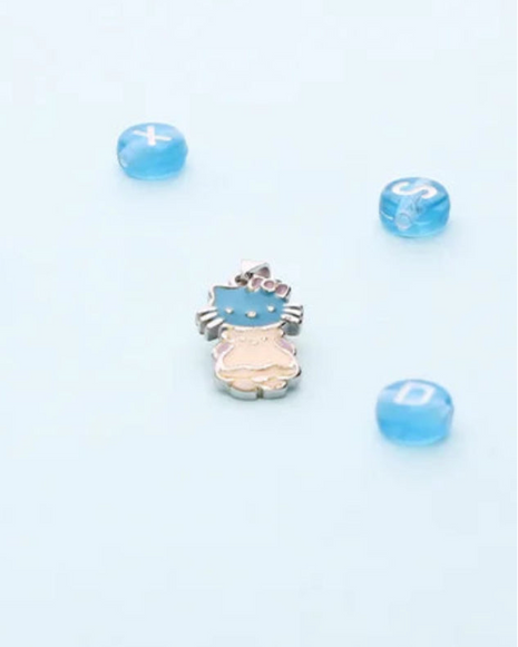 Catra Pendant in 92.5 Silver