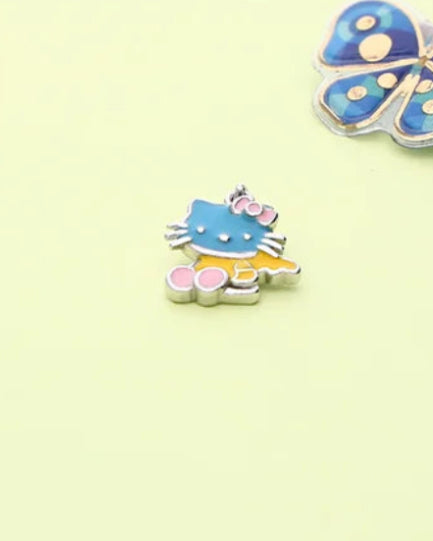 Kitty Pendant in 92.5 Silver