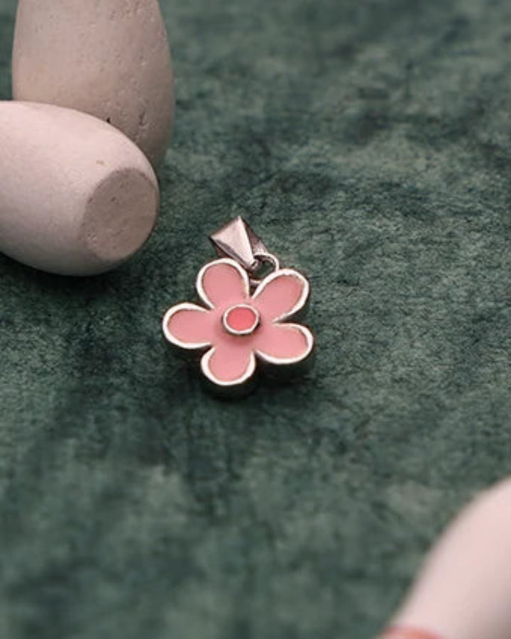 Flower Pendant in 92.5 Silver