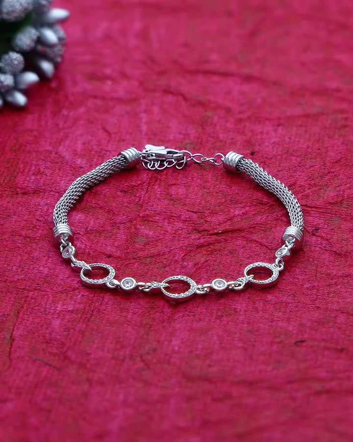 Charm Bracelet in 92.5 Silver
