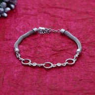 Charm Bracelet in 92.5 Silver