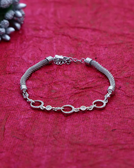 Charm Bracelet in 92.5 Silver