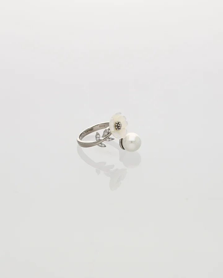 Pearl Leaf Ring in 92.5 Silver