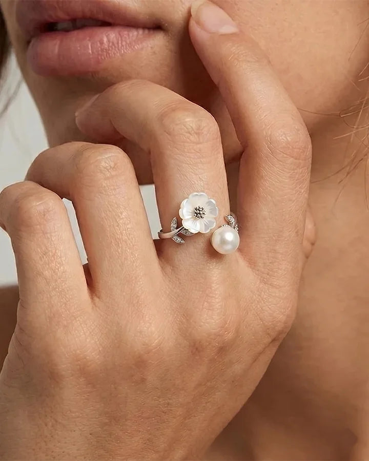 Pearl Leaf Ring in 92.5 Silver