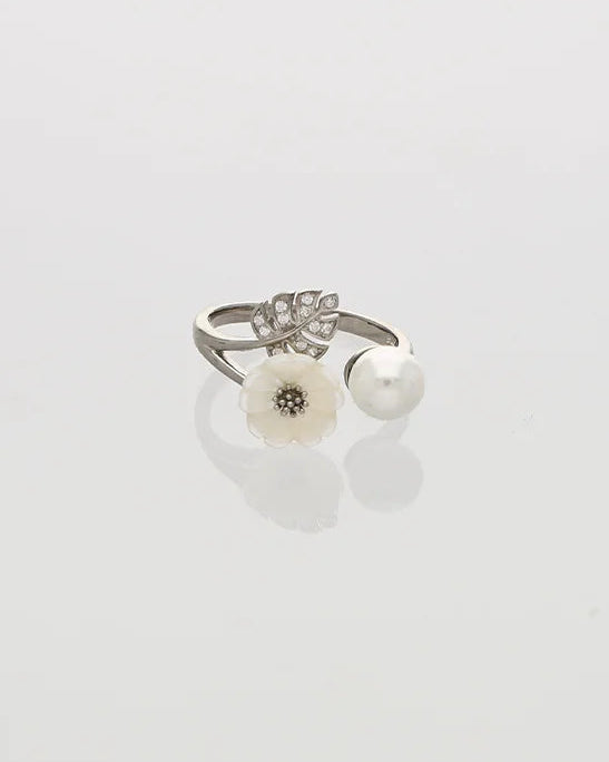 Floral Leaf Ring in 92.5 Silver
