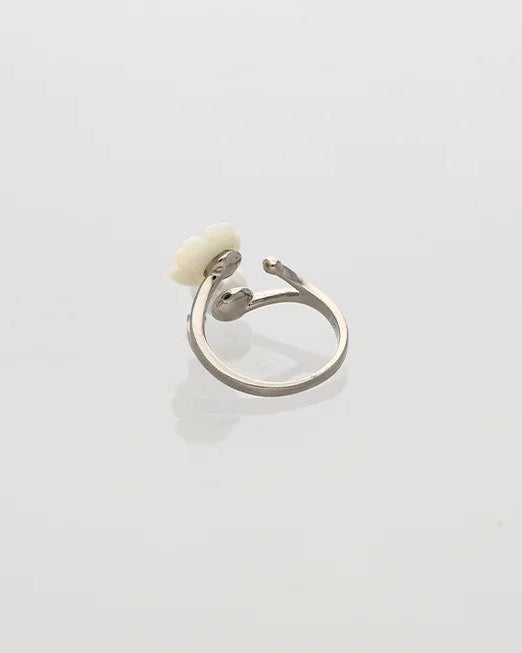 Pearl Floral Ring in 92.5 Silver