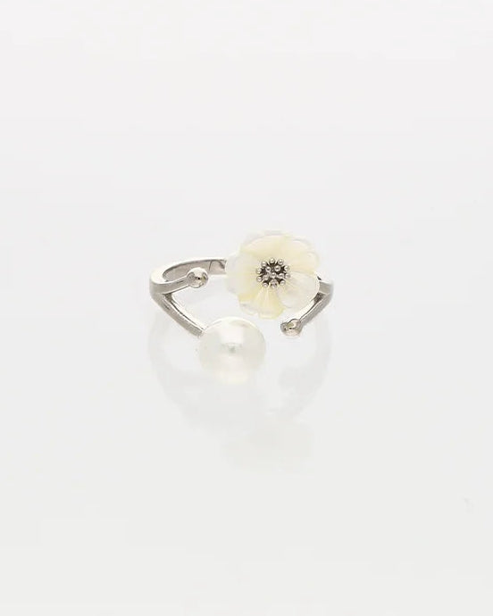 Pearl Floral Ring in 92.5 Silver