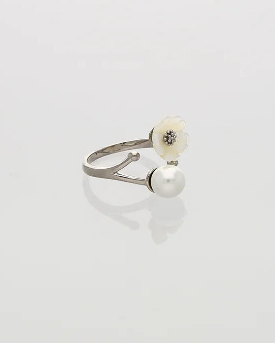 Pearl Floral Ring in 92.5 Silver