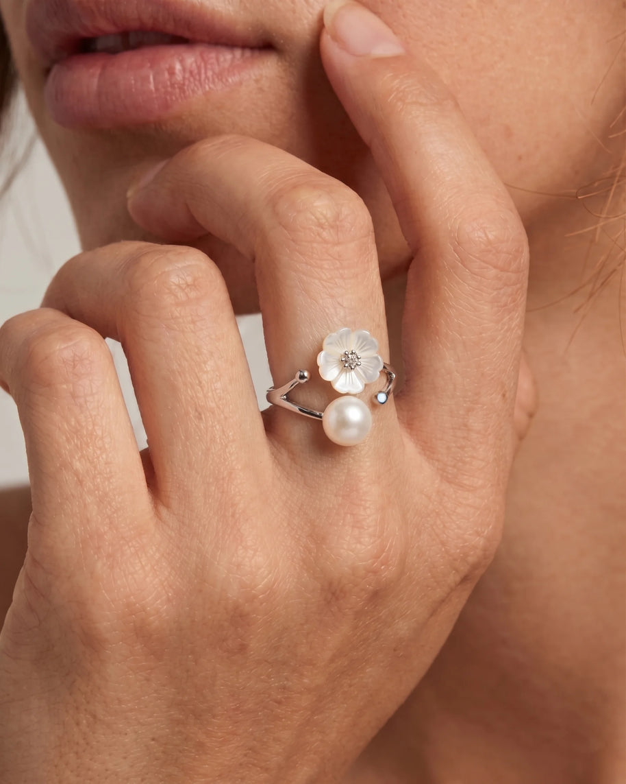 Pearl Floral Ring in 92.5 Silver