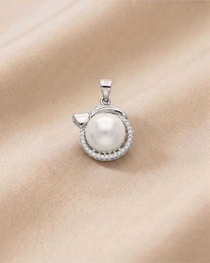 Pearlina Pendant in 92.5 Silver