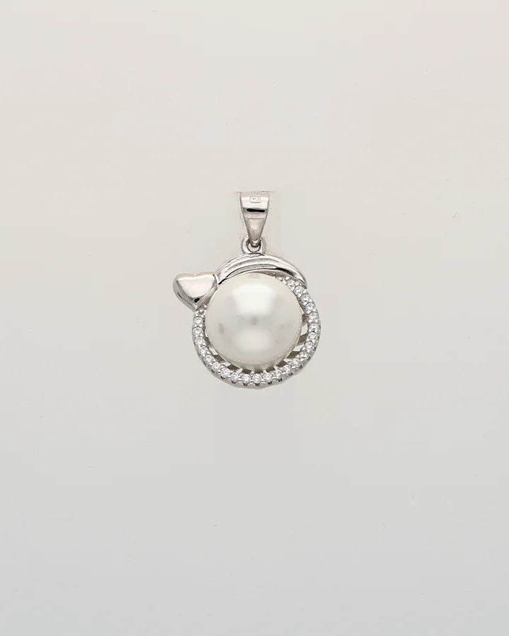 Pearlina Pendant in 92.5 Silver