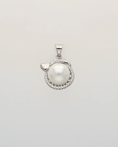 Pearlina Pendant in 92.5 Silver
