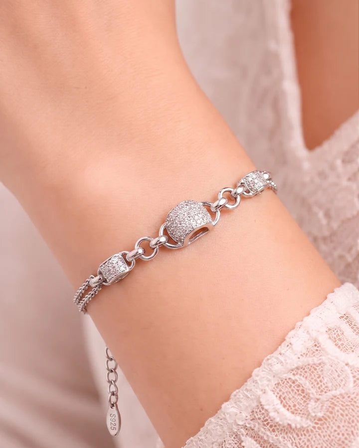 Solvique Bracelet in 92.5 Silver
